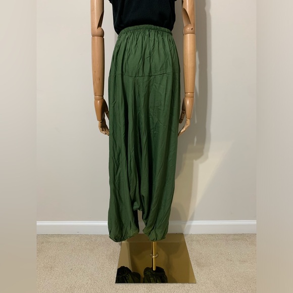Green Triangles Hobo Tatreez Sherwal Baggy Pants - Picture 14 of 17